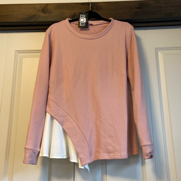 MOE Tops - Women’s dressy sweatshirt